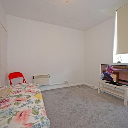 Flat In Clapham Budget Friendly Stay London Exterior foto